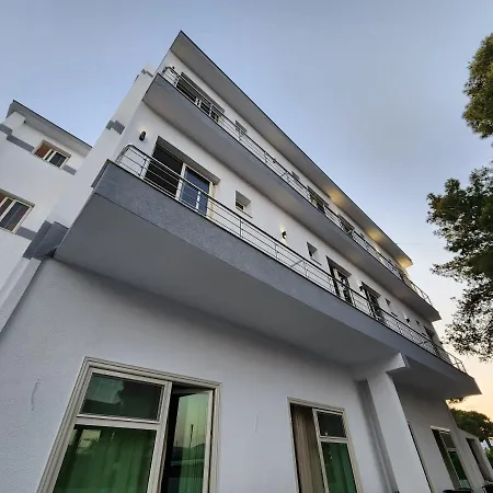بيت ضيافة Sea Front Villa