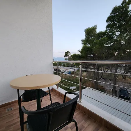 بيت ضيافة Sea Front Villa 3*
