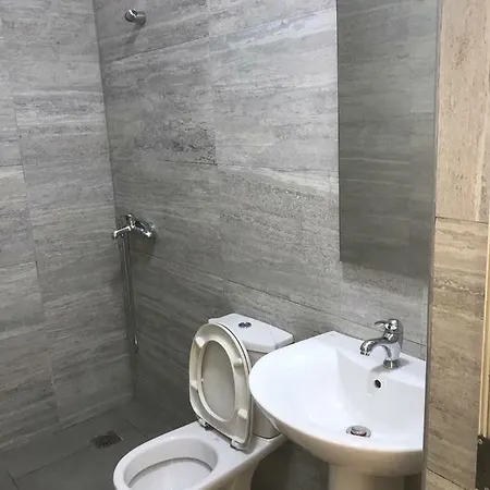 Sea Front Villa بيت ضيافة فلورا