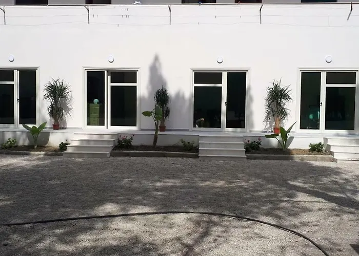 Family 3* Vlorë