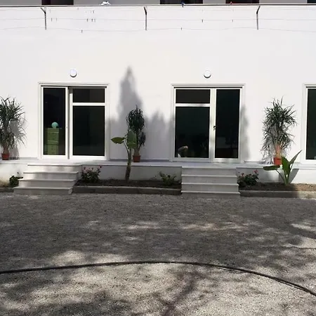 Sea Front Villa 3* Vlorë